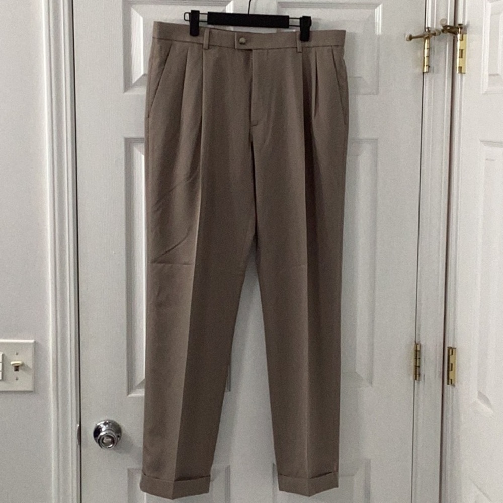 Perry Ellis Portfolio Dress Pants with gripper waist. 34x32